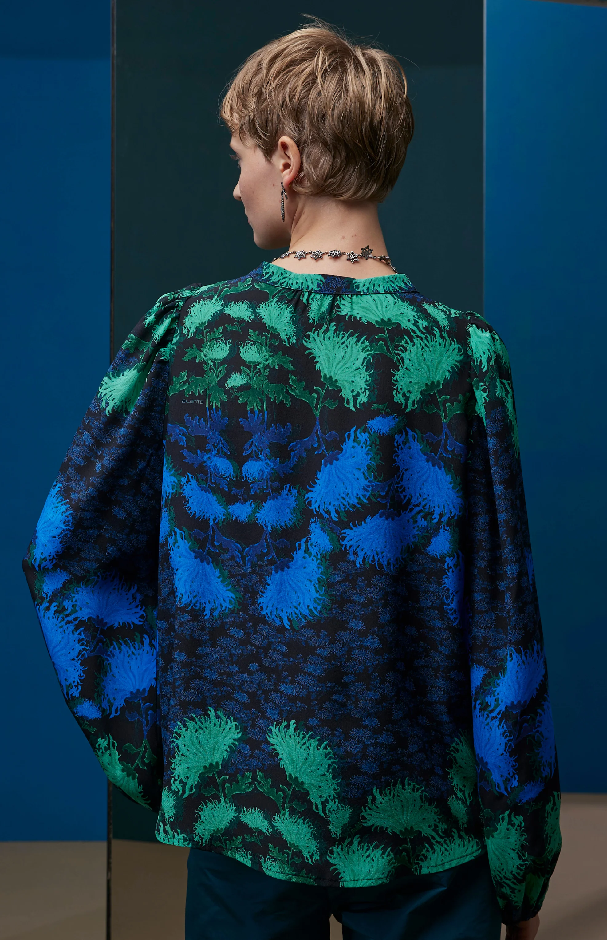 FW25-B013 Blusa étnica estampado “Crisantemos” - Image 3