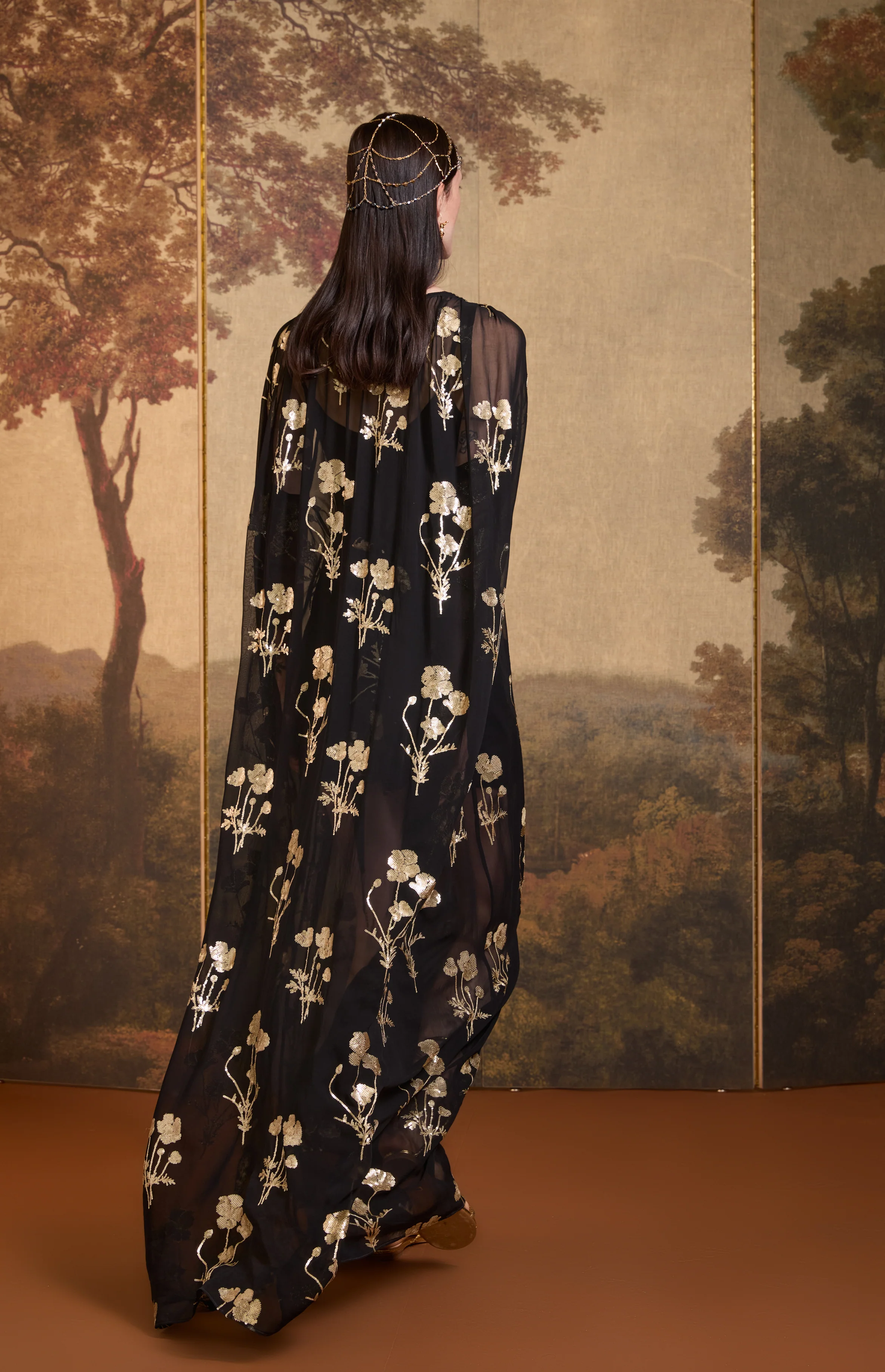 SS26-V036 Vestido capa bordado ¨Campo de amapolas" - Image 3